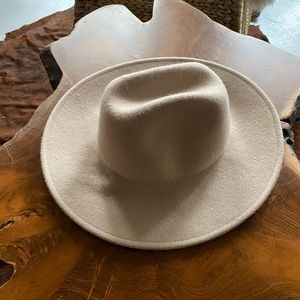 Tan 100% wool hat